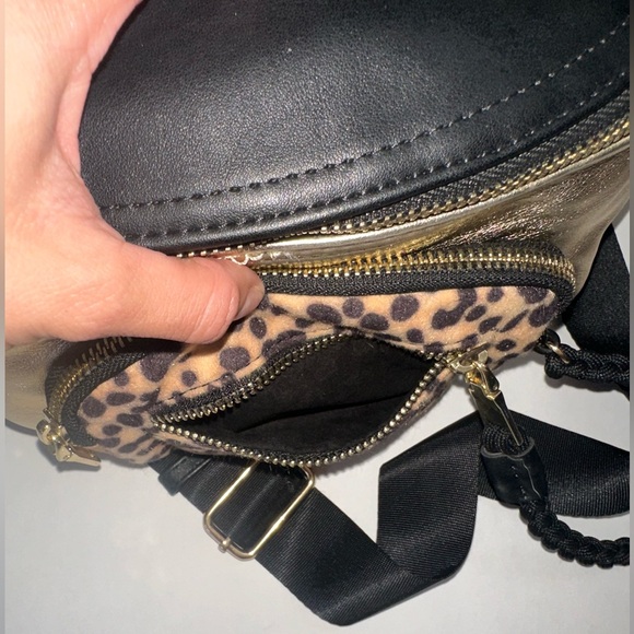 Steve Madden Convertible Belt-Bag Leopard Double-Chain & Pouch Zip Around - Picture 3 of 8